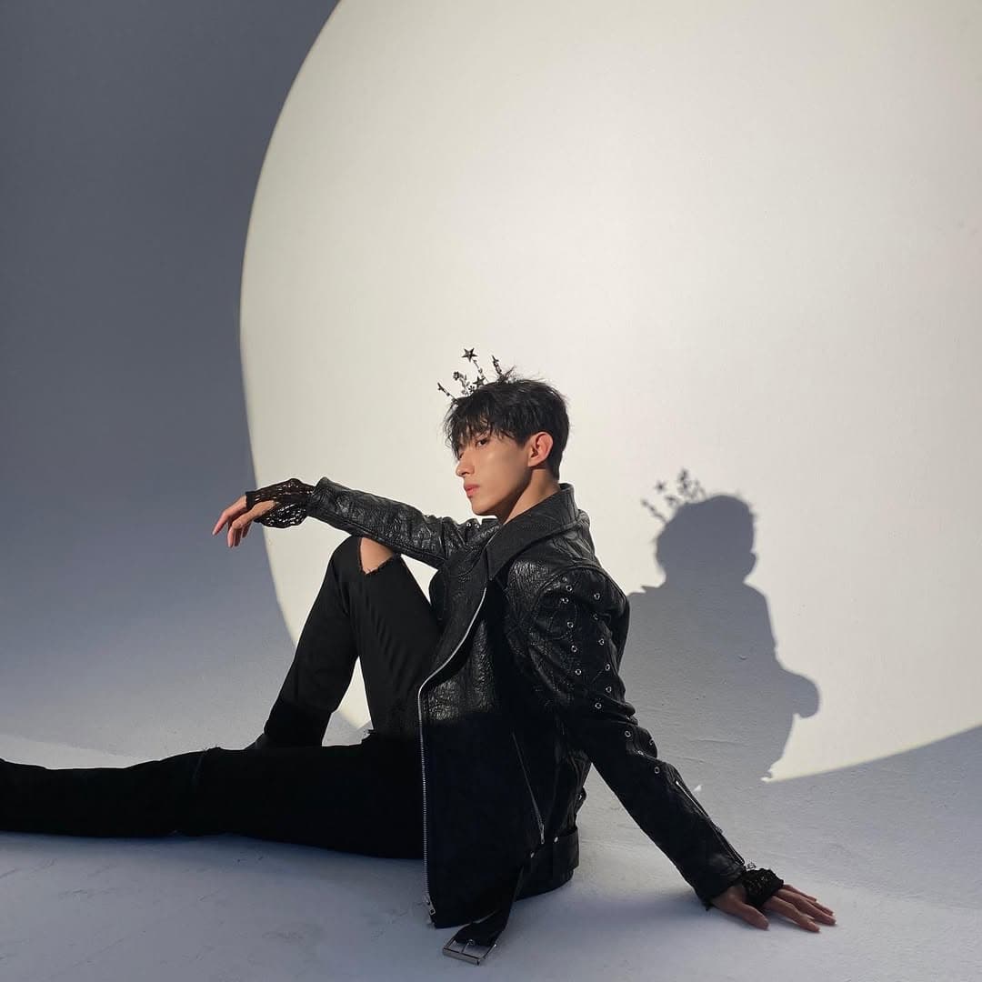 @theatreplus.official behind🖤

#210813