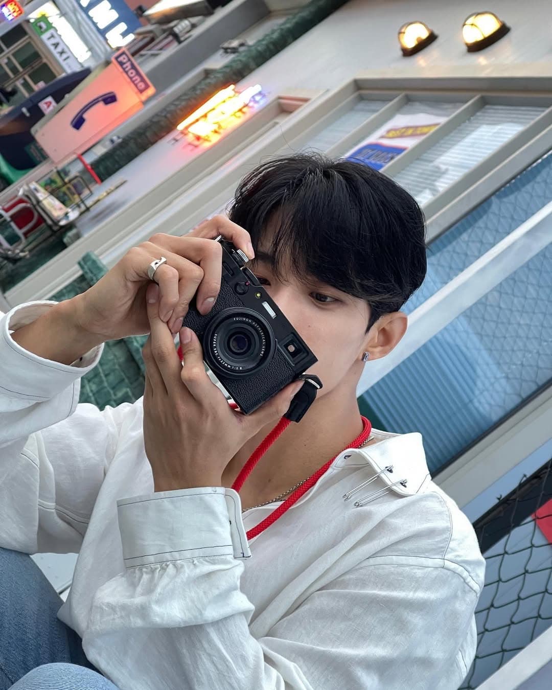  (. . . .)WORLD?👀

-220720